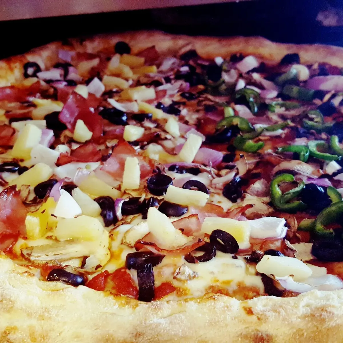 Half Hawaiian Half Vegetarian Pizza
