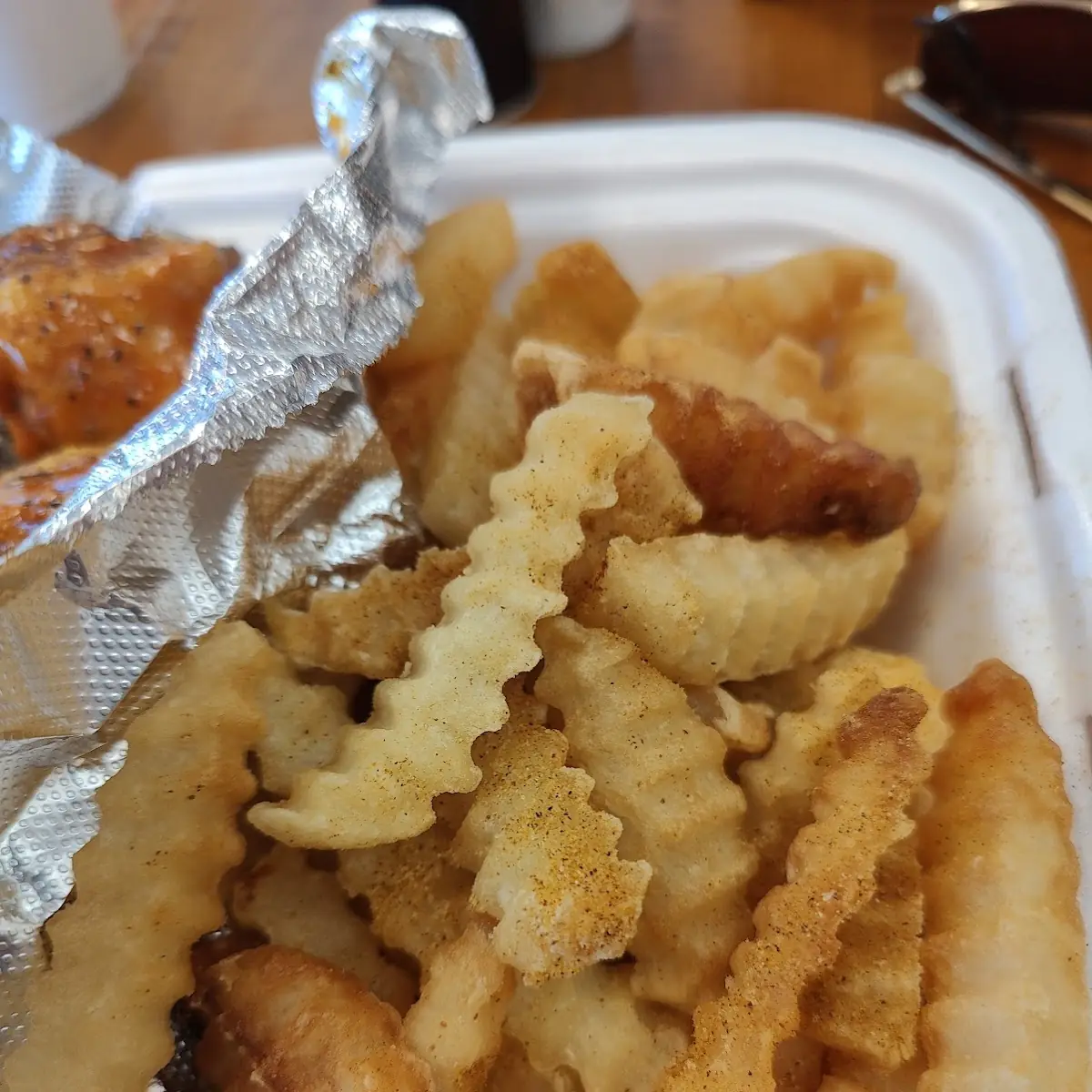 Chicken Wings with Fries
