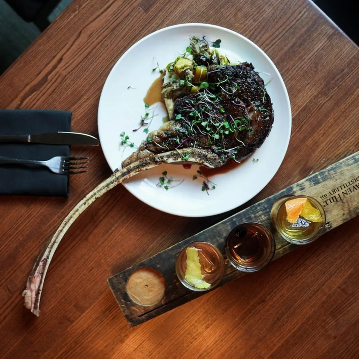 Prime Tomyhawk Beef Ribeye Chop-3602