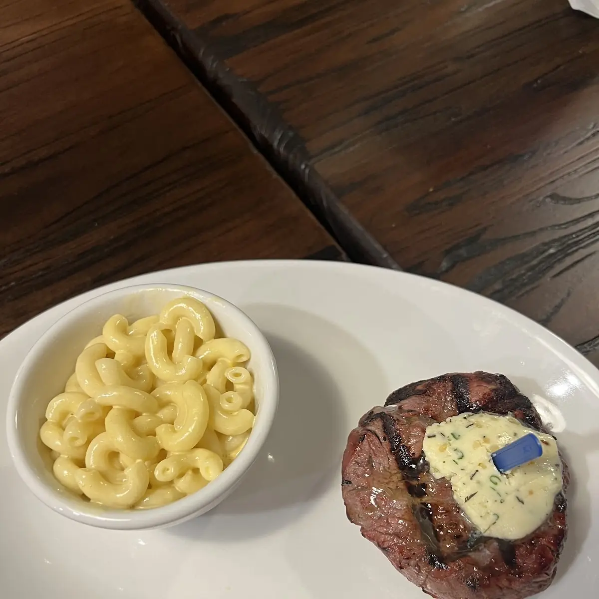 Filet with Mac and Cheese Side
