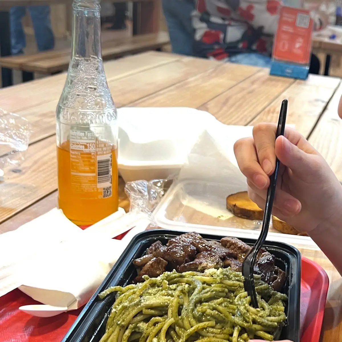 Tallarines Verdes Con Bistec