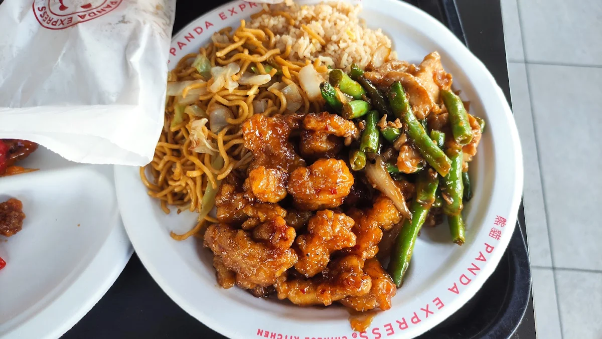 Sesame Chicken Chow Mein