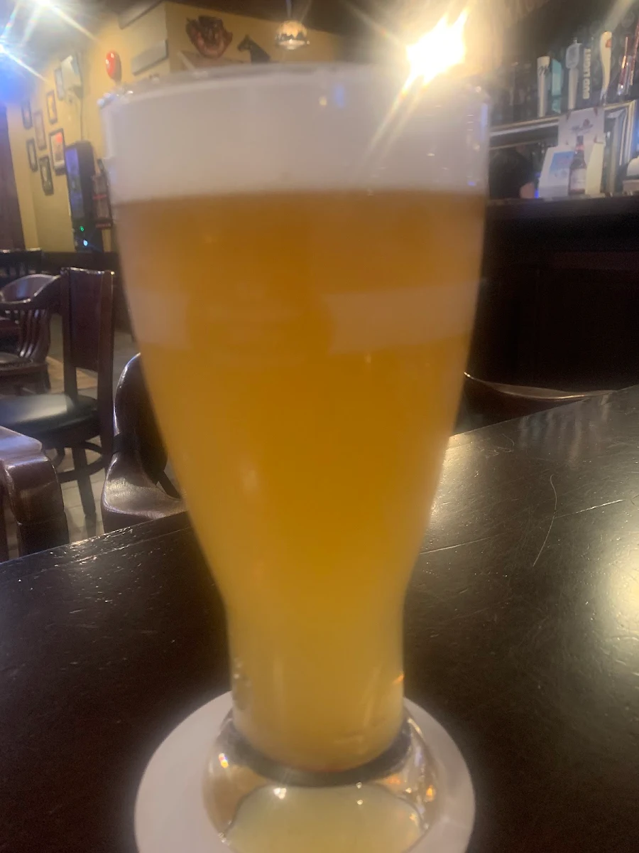 Blanc, Kelly's Pub