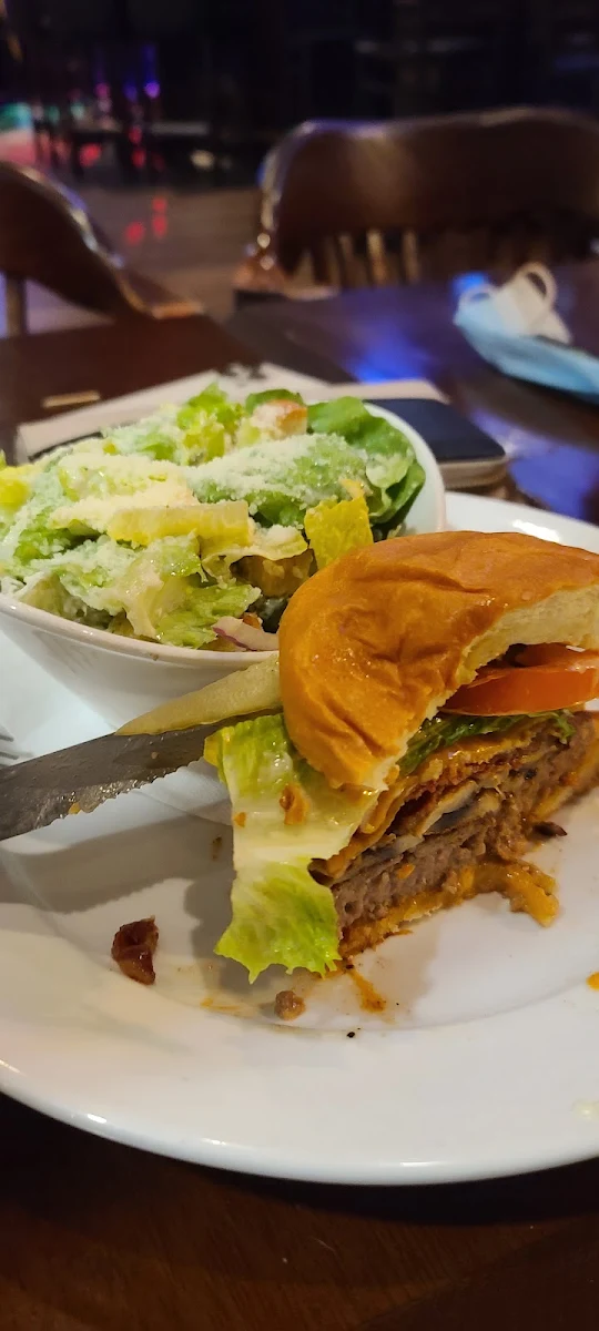 Highlights, Kelly's Pub