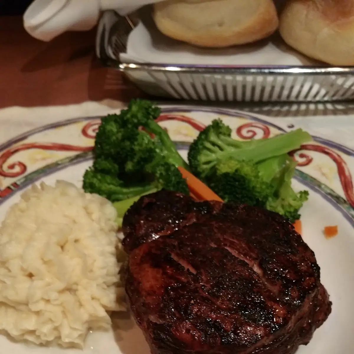 Filet Mignon with Mashed Potatoes and Veggies
