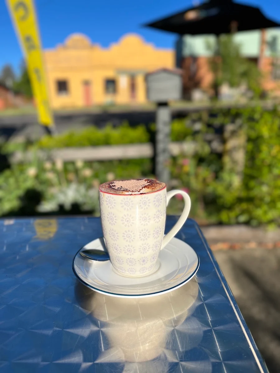 Highlights, Bertie's Cafe