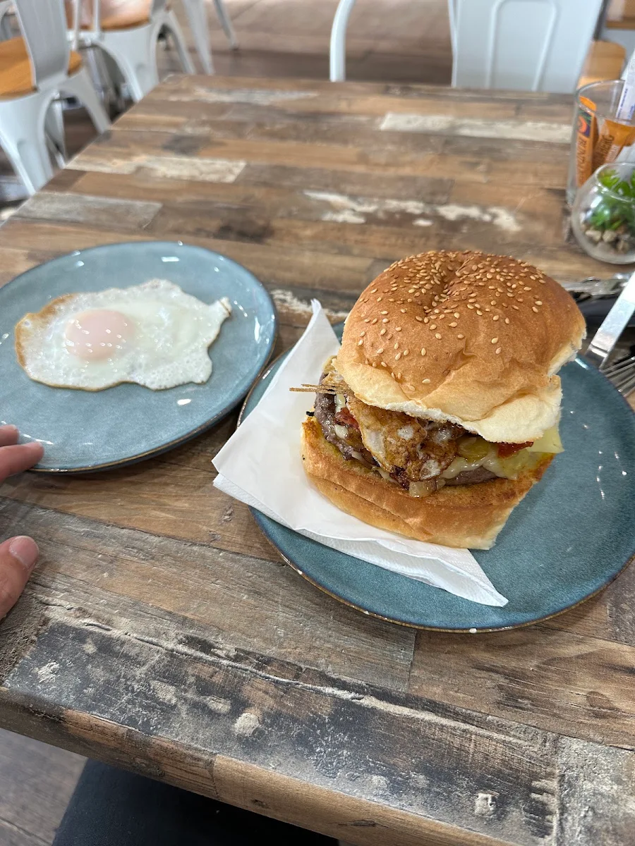 Highlights, Bertie's Cafe