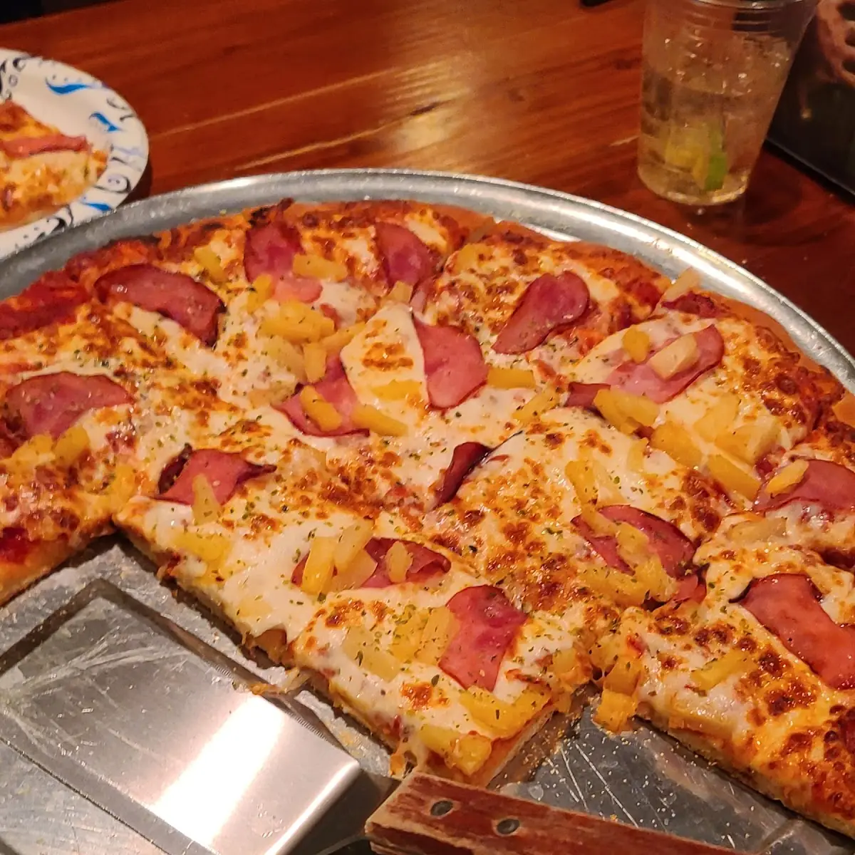 The Hawaiian Pizza Extra Pineapple