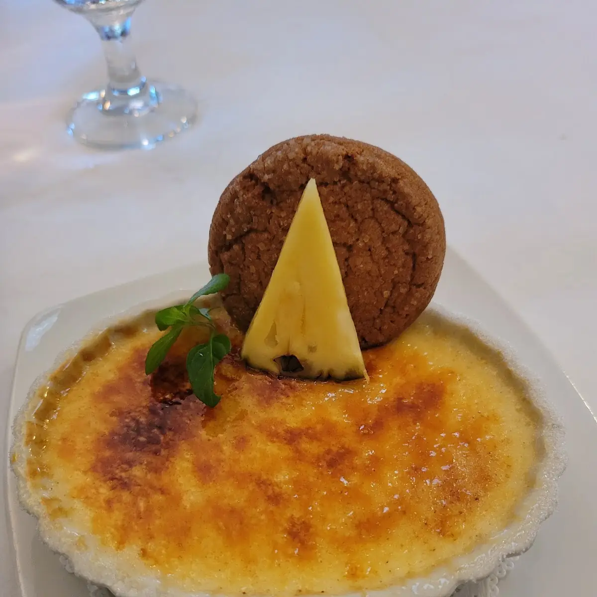 Creme Brulee w Sugar Cookie