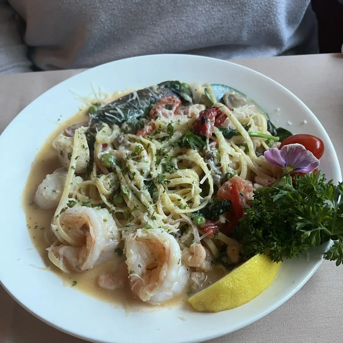 Seafood SDT Alfredo Pasta