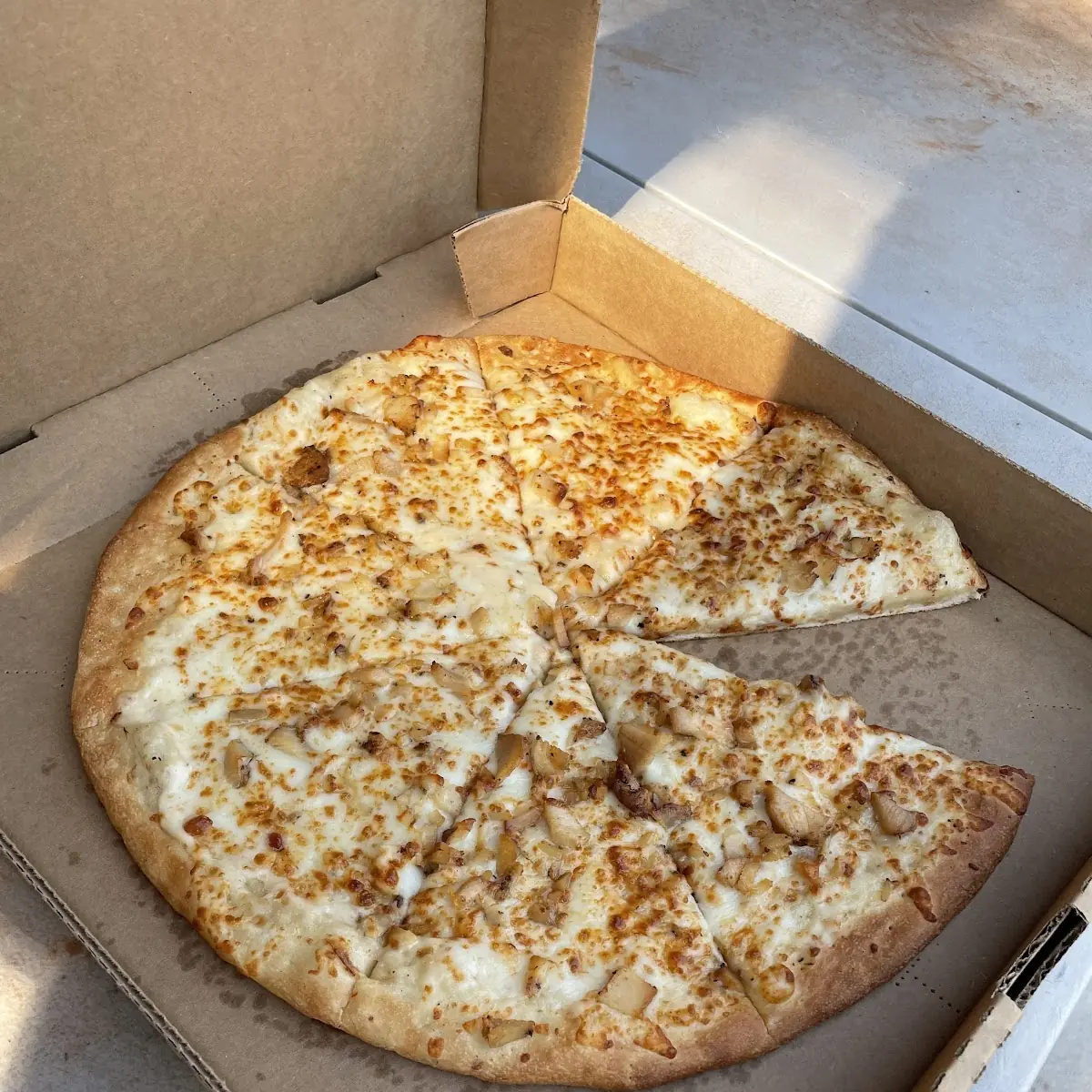 Chicken Alfredo Pizza