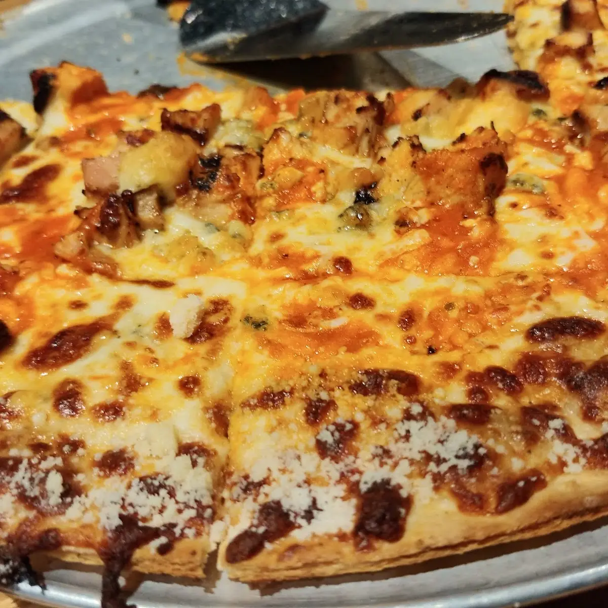 Mac & Cheese Pizza