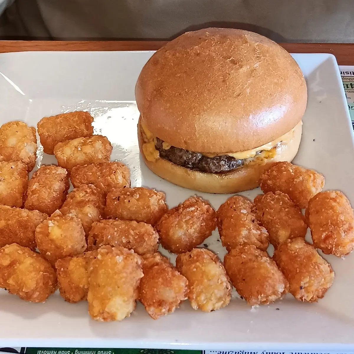 Cheeseburger with Tater Tots