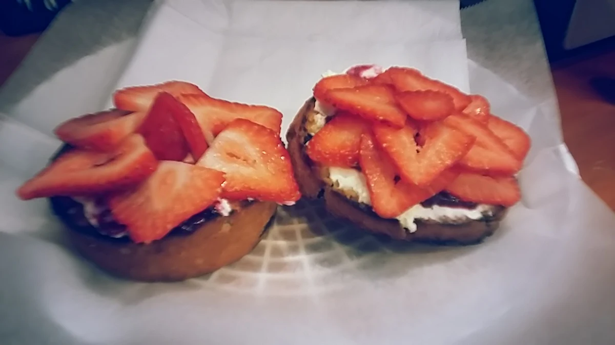 Blueberry Muffin with Cheesecake Cream Cheese