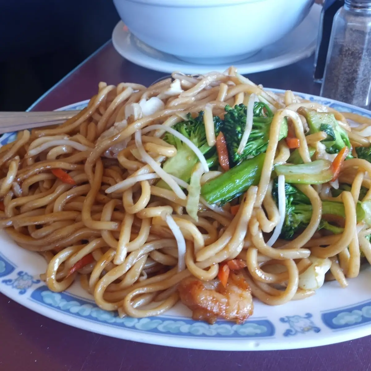 Vegetable Lo Mein with Shrimp