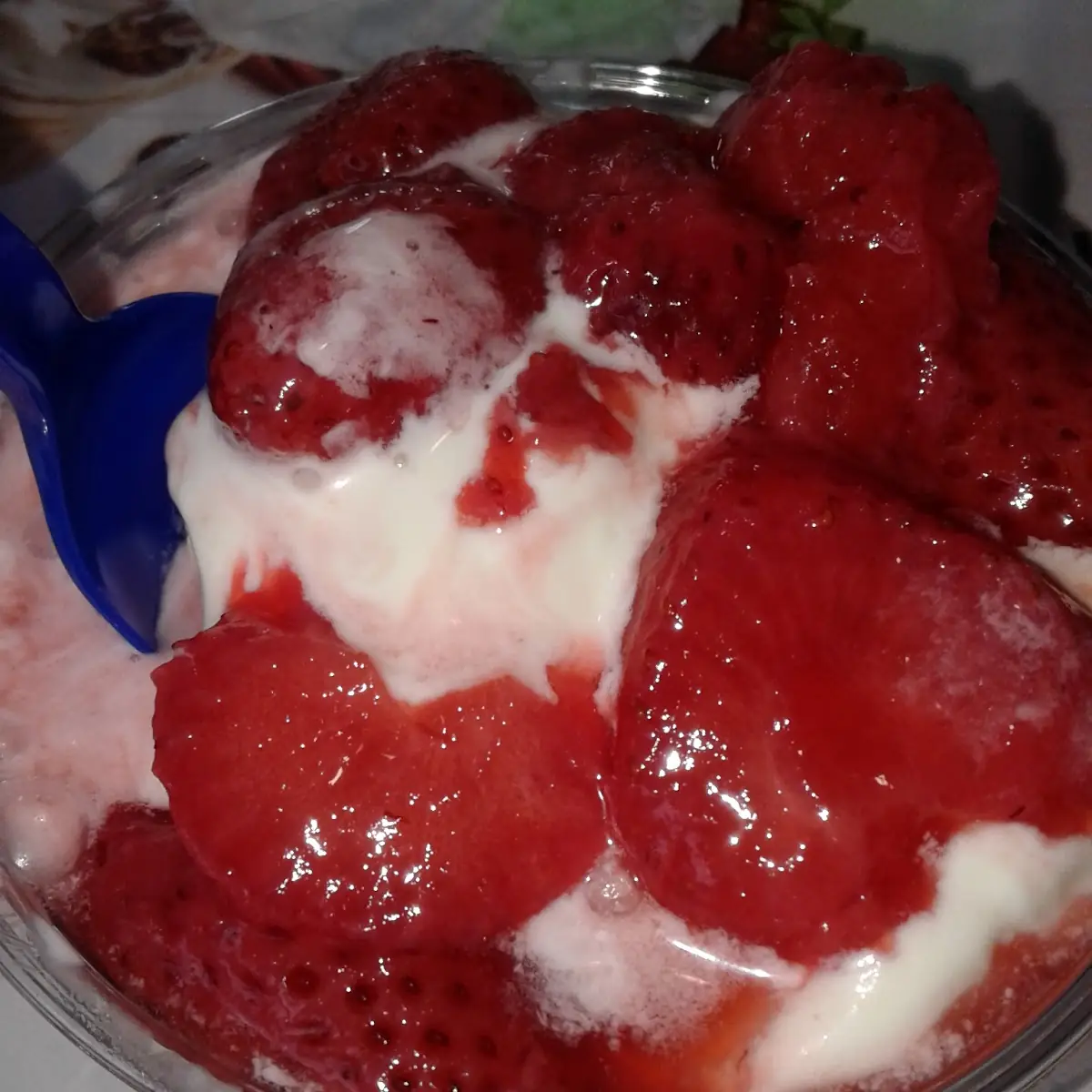 Vanilla Ice Cream with Strawberry