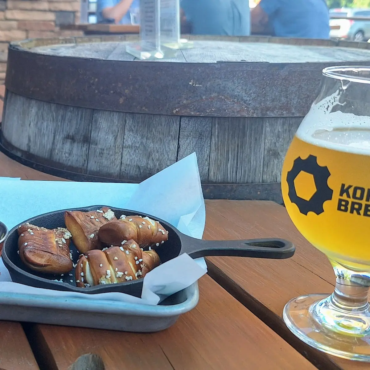 West Coast IPA and Pretzel Bites