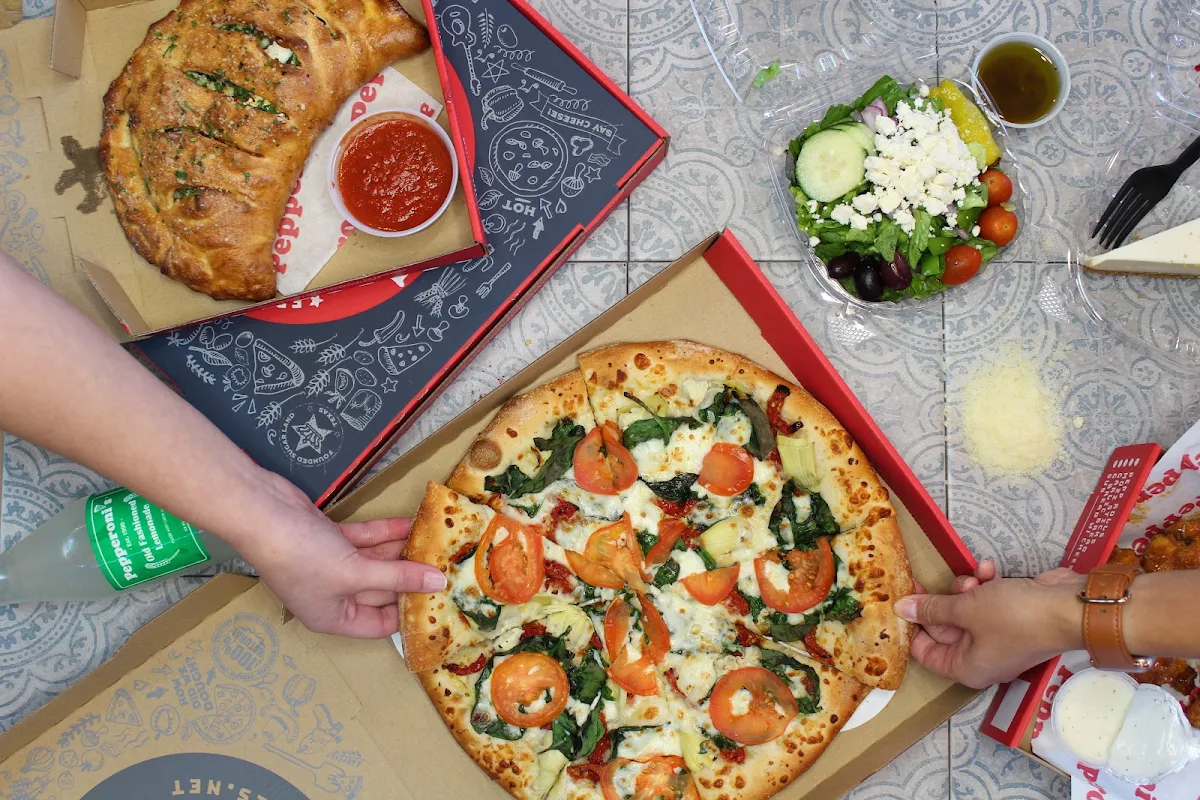 Hand Tossed Tomato Di Napoli Brand