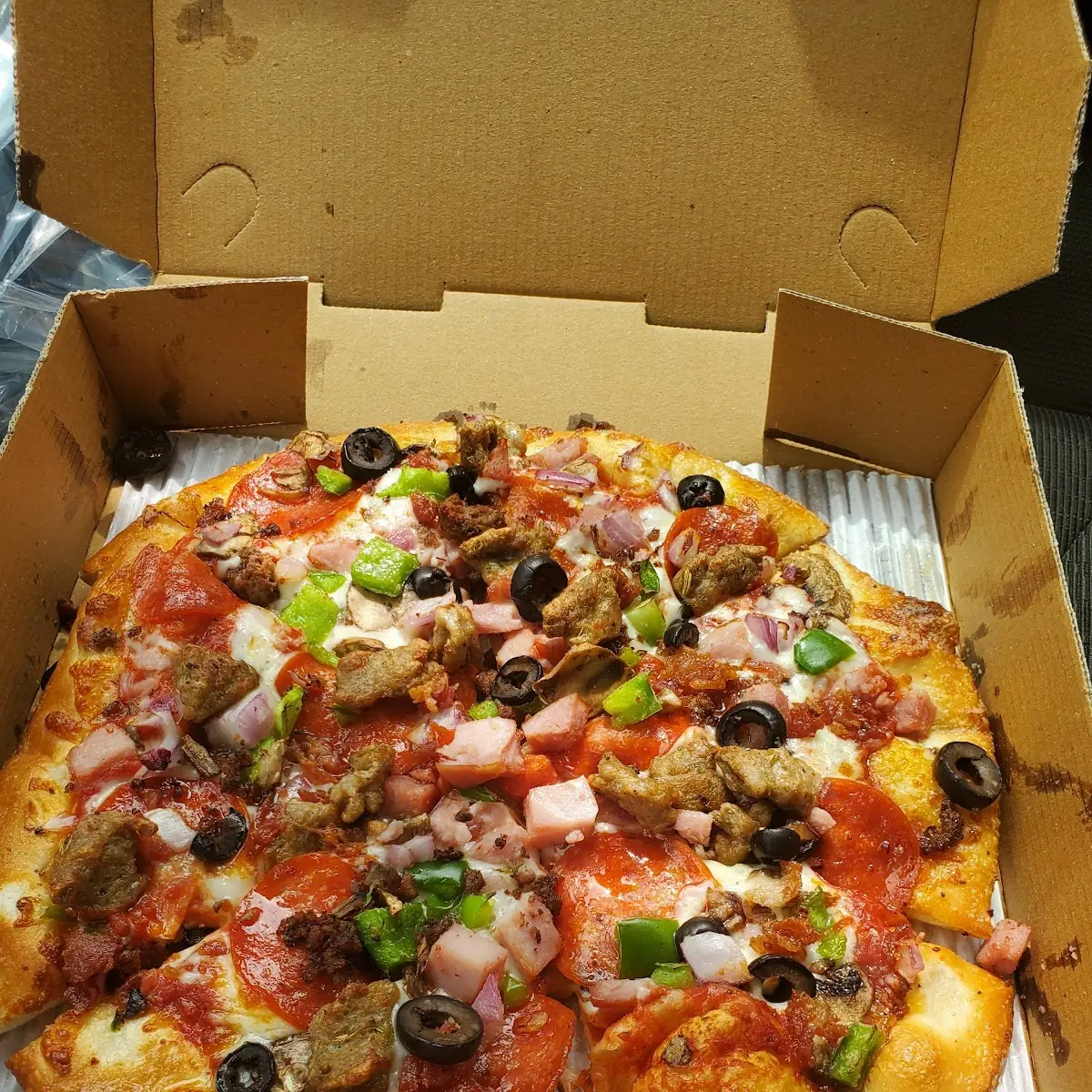 Deluxe Pizza