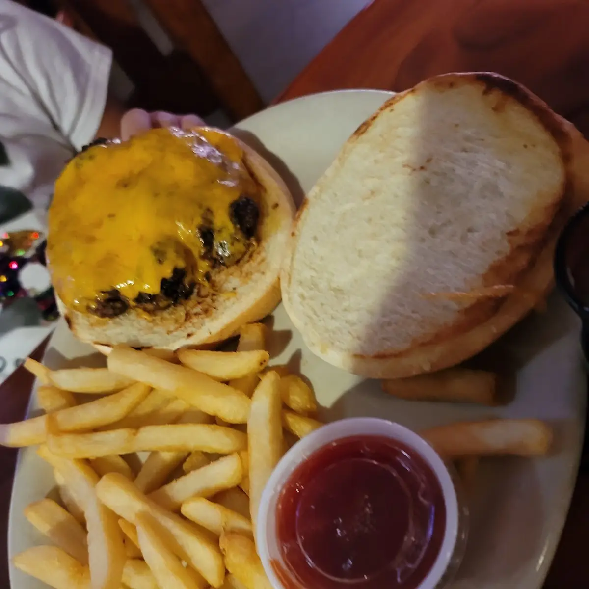 Kids Cheeseburger