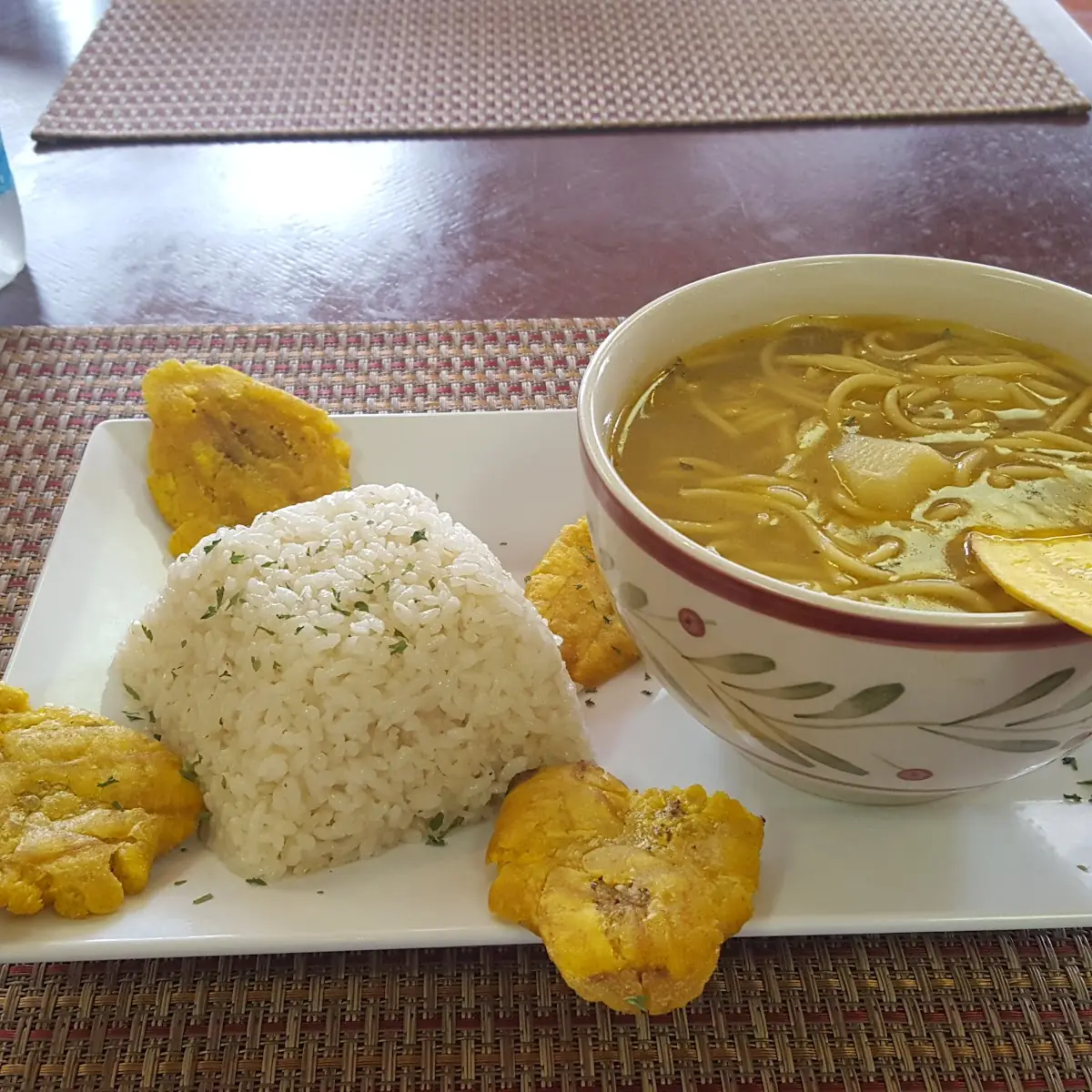 Sopa Con Tostones