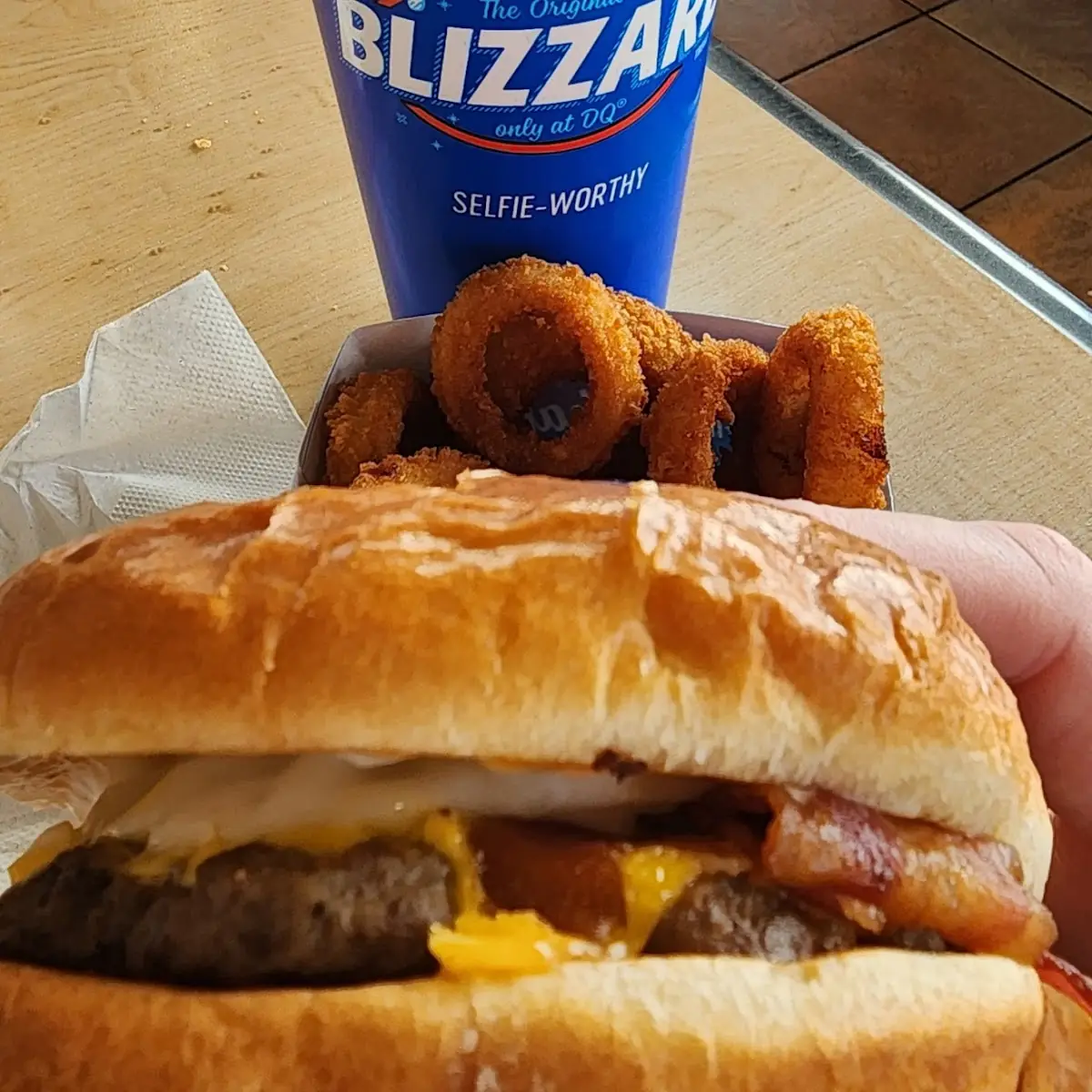 Queso Bacon Cheeseburger