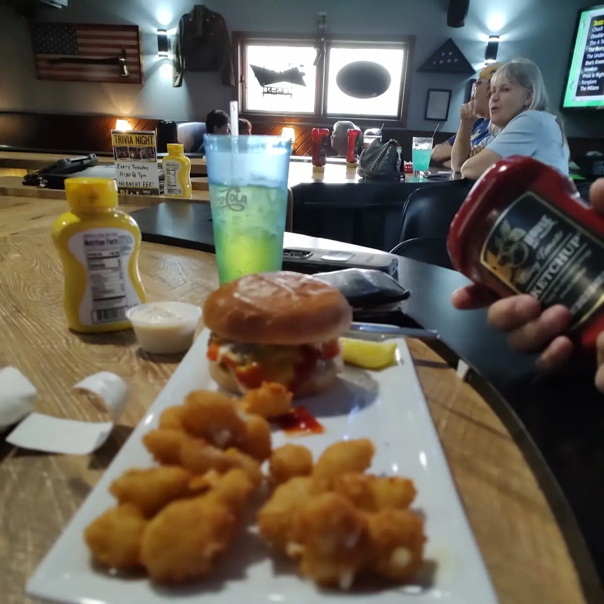 Pub Burger & Cheese Curds
