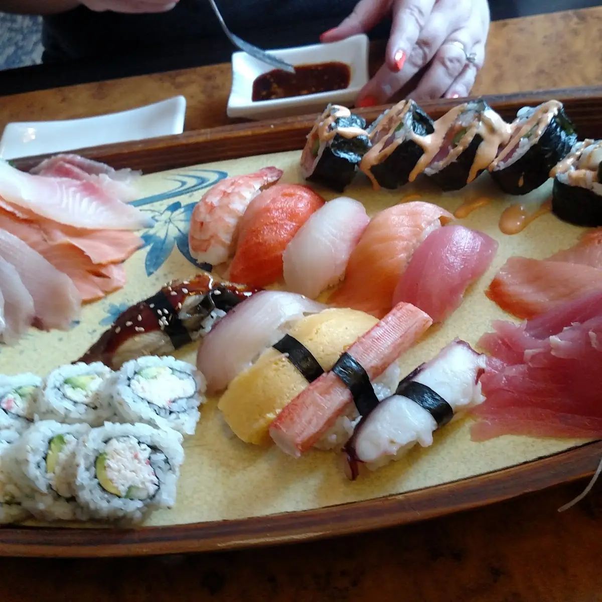 Sushi & Sashimi Combo