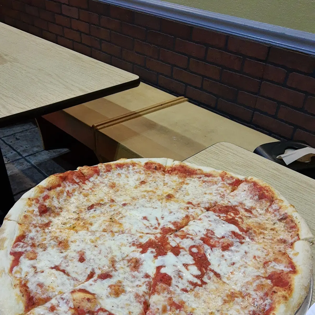 NY Style Round Pizza