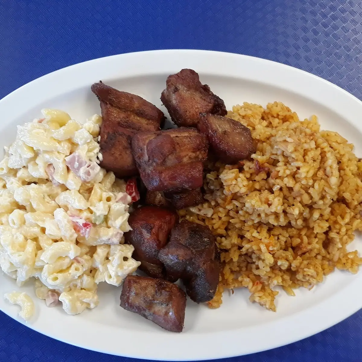 Pollo Frito Coditos Arroz Con Cebolla