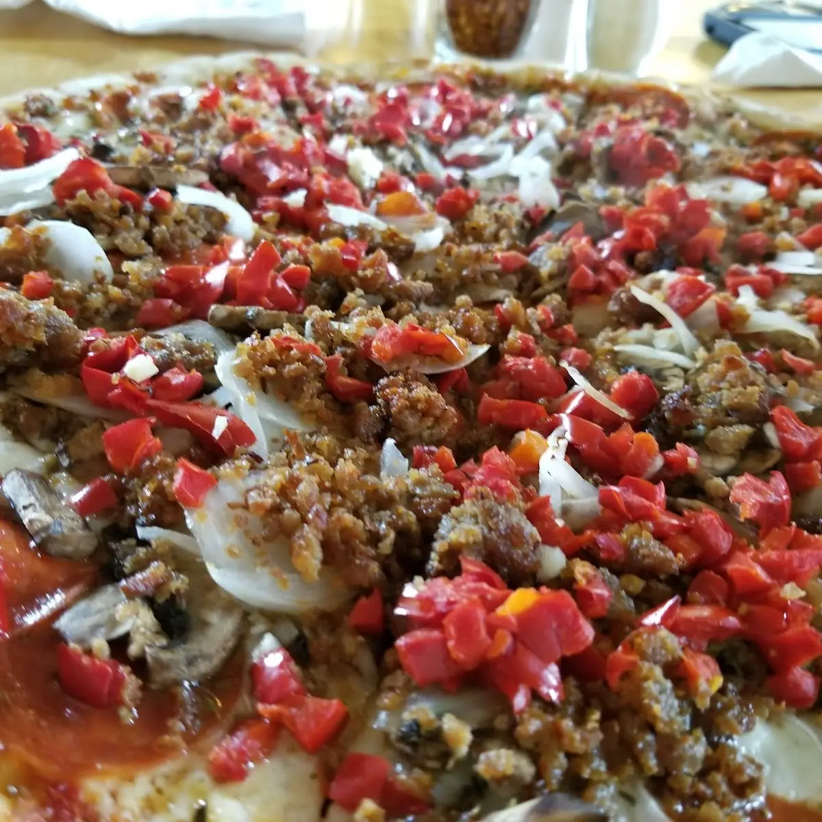 Americano Pizza with Roasted Red Peppers