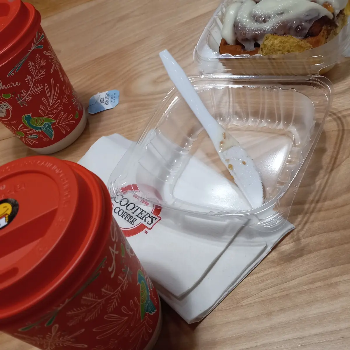 London Fog Tea with a Cinnamon Roll