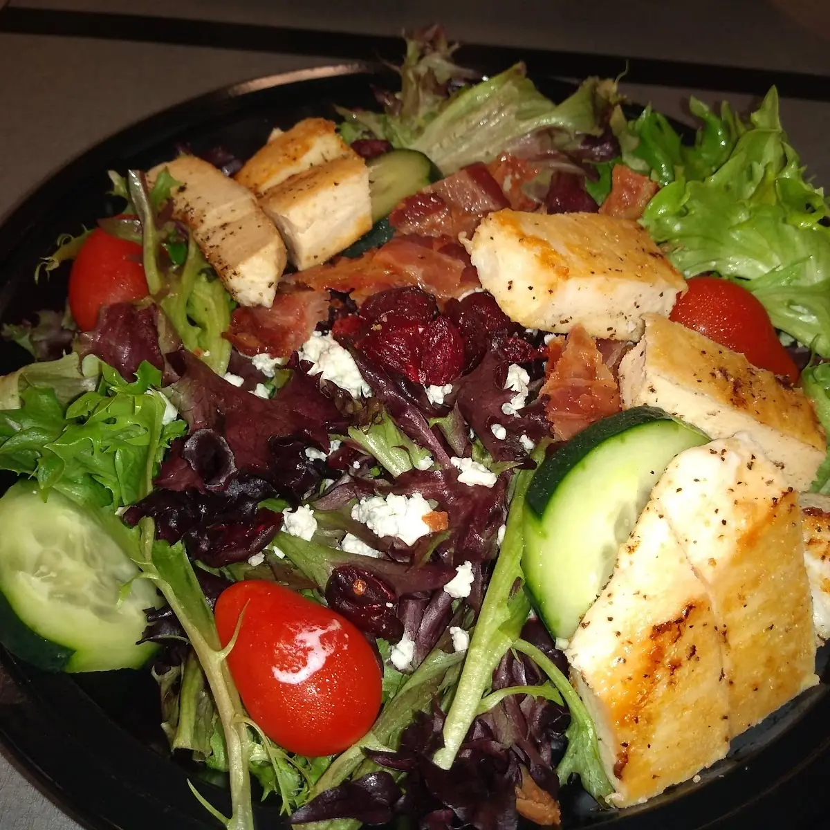 Chicken Bacon Blu Salade César