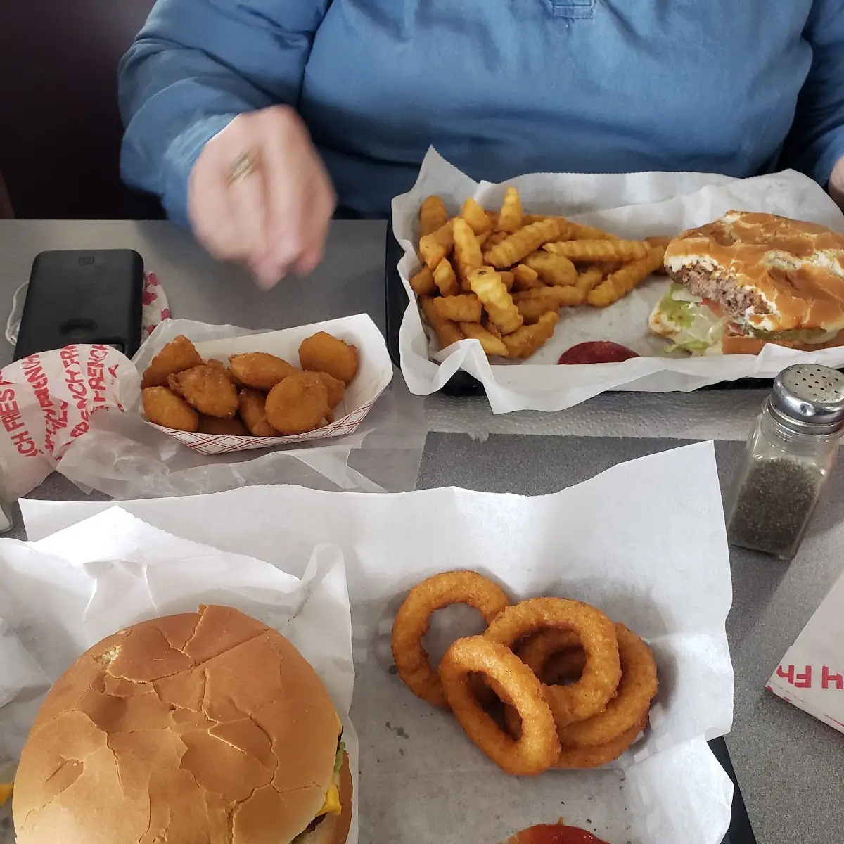 Cheeseburger with Onion Rings Corn Nuggets