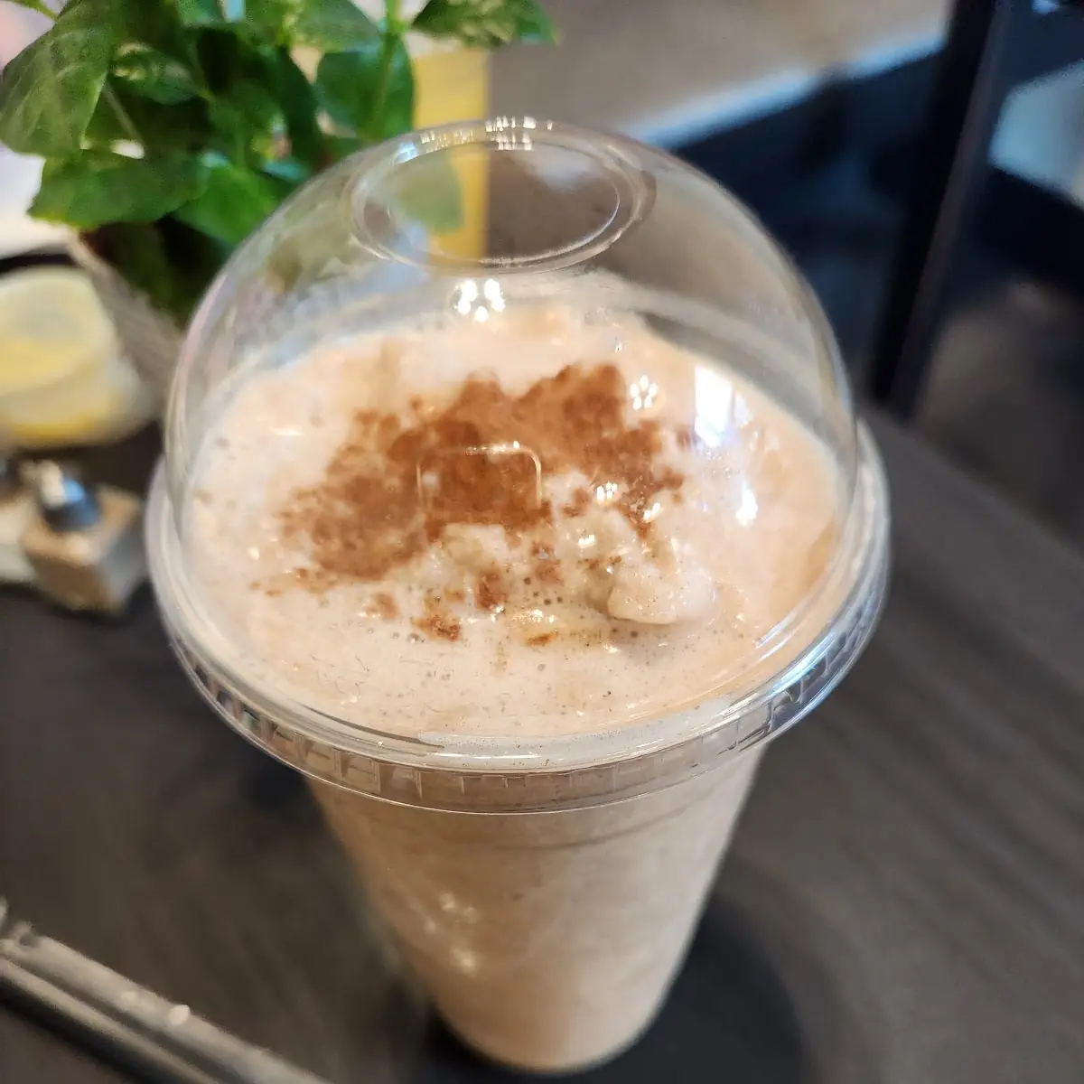 Cinnamon Roll Smoothie