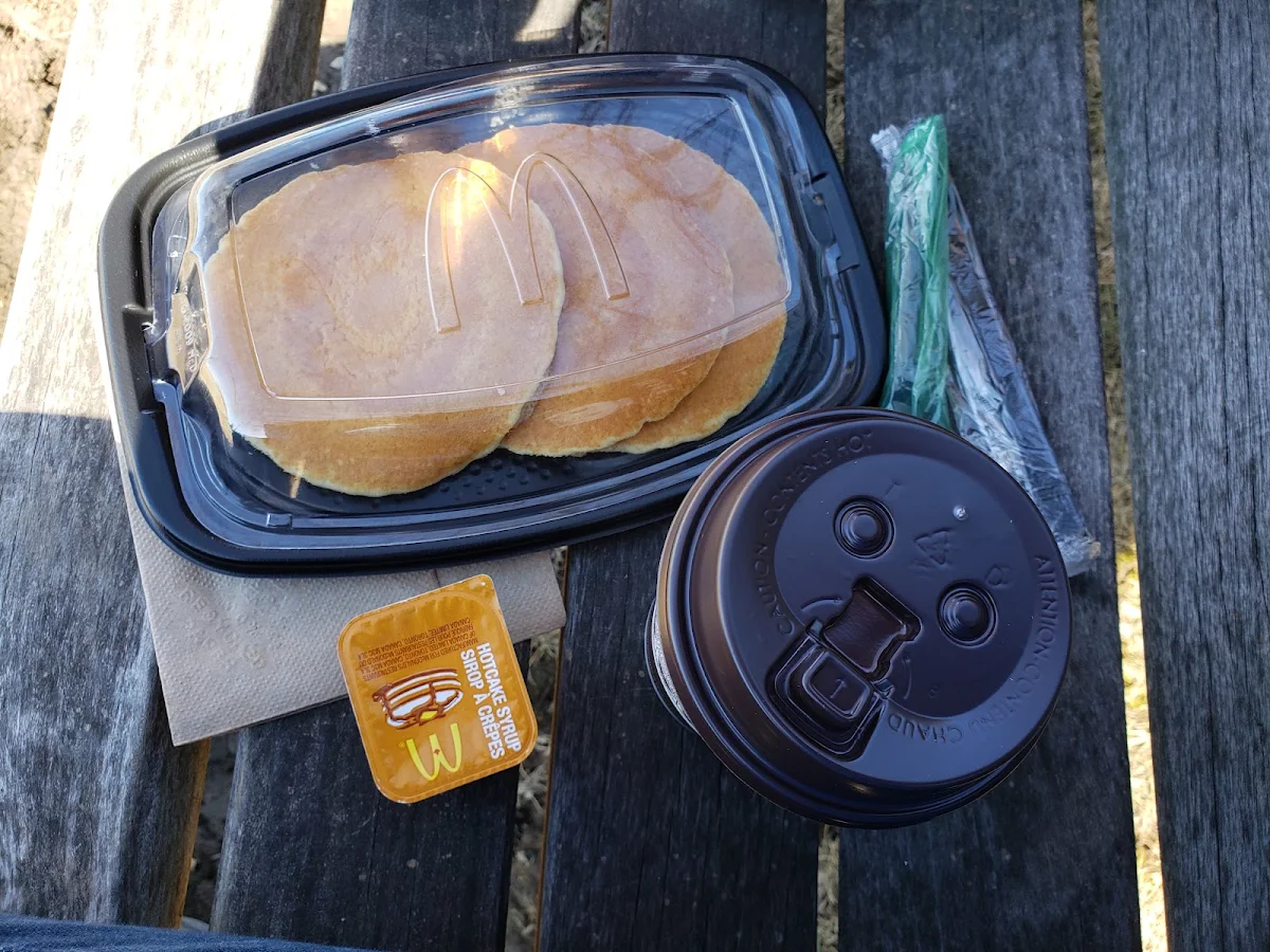 Hot Chocolate Nad Pancakes