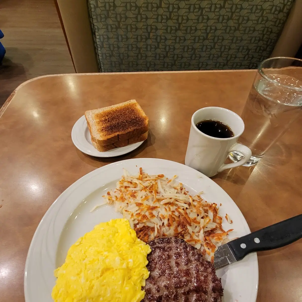 Chopped Steak & Eggs