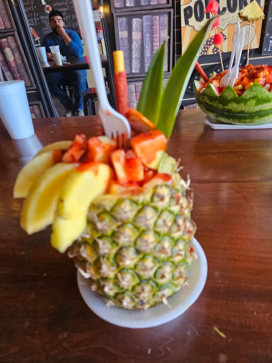 Piña Pineapple