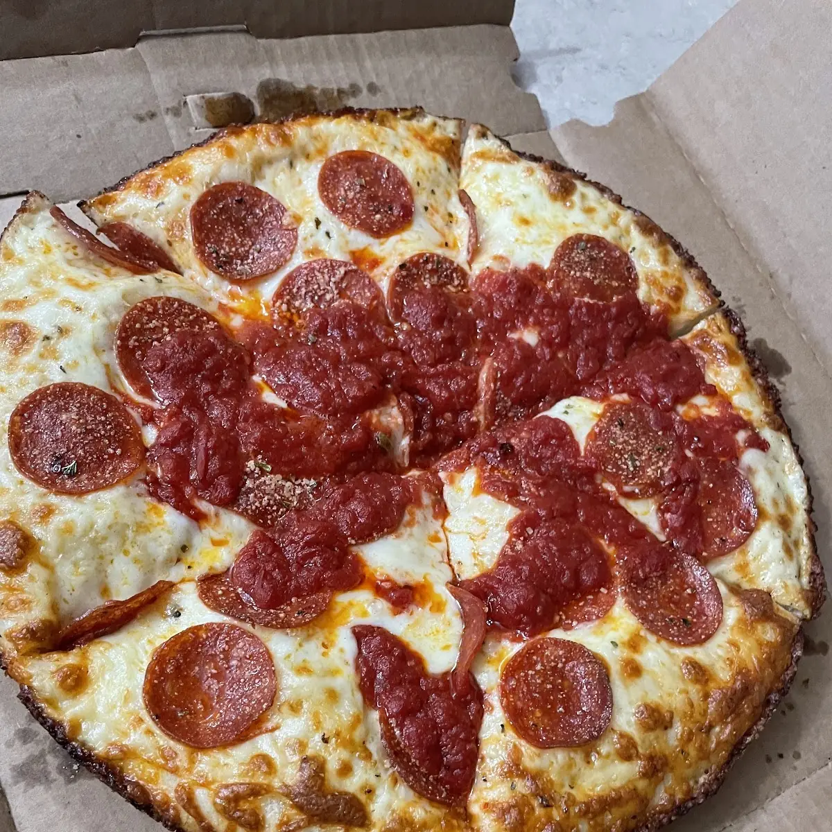 Detroit Style Deep Dish Pepperoni Pizza