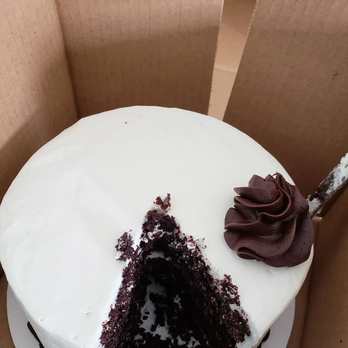 Chocolate Cake with Vanilla Frosting