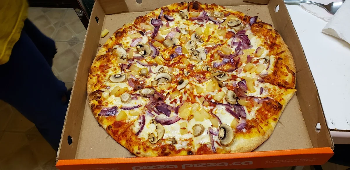 XL 3 Topping Pizza, Pizza Pizza