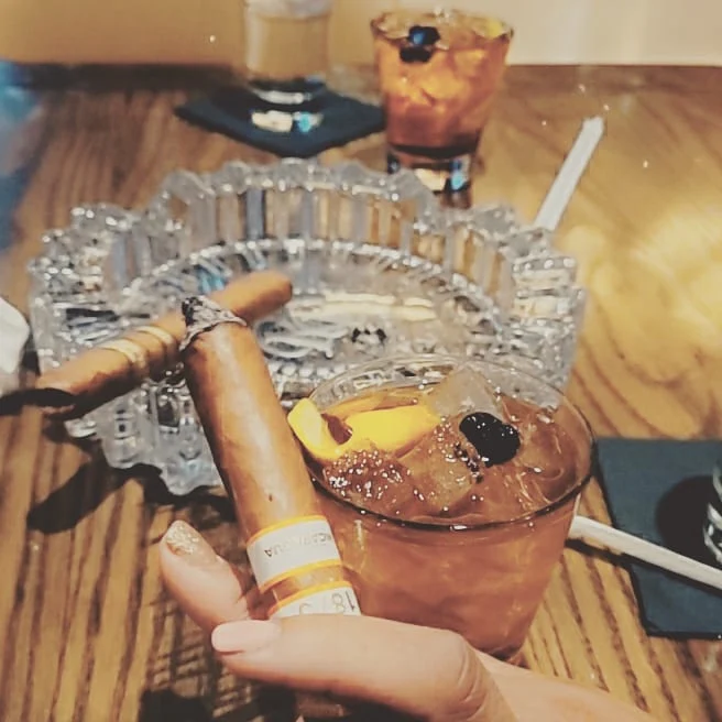 Old Fashioned and a Romeo Y Juliet