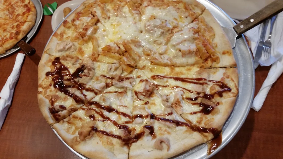 Large Pizza Half BBQ Chicken