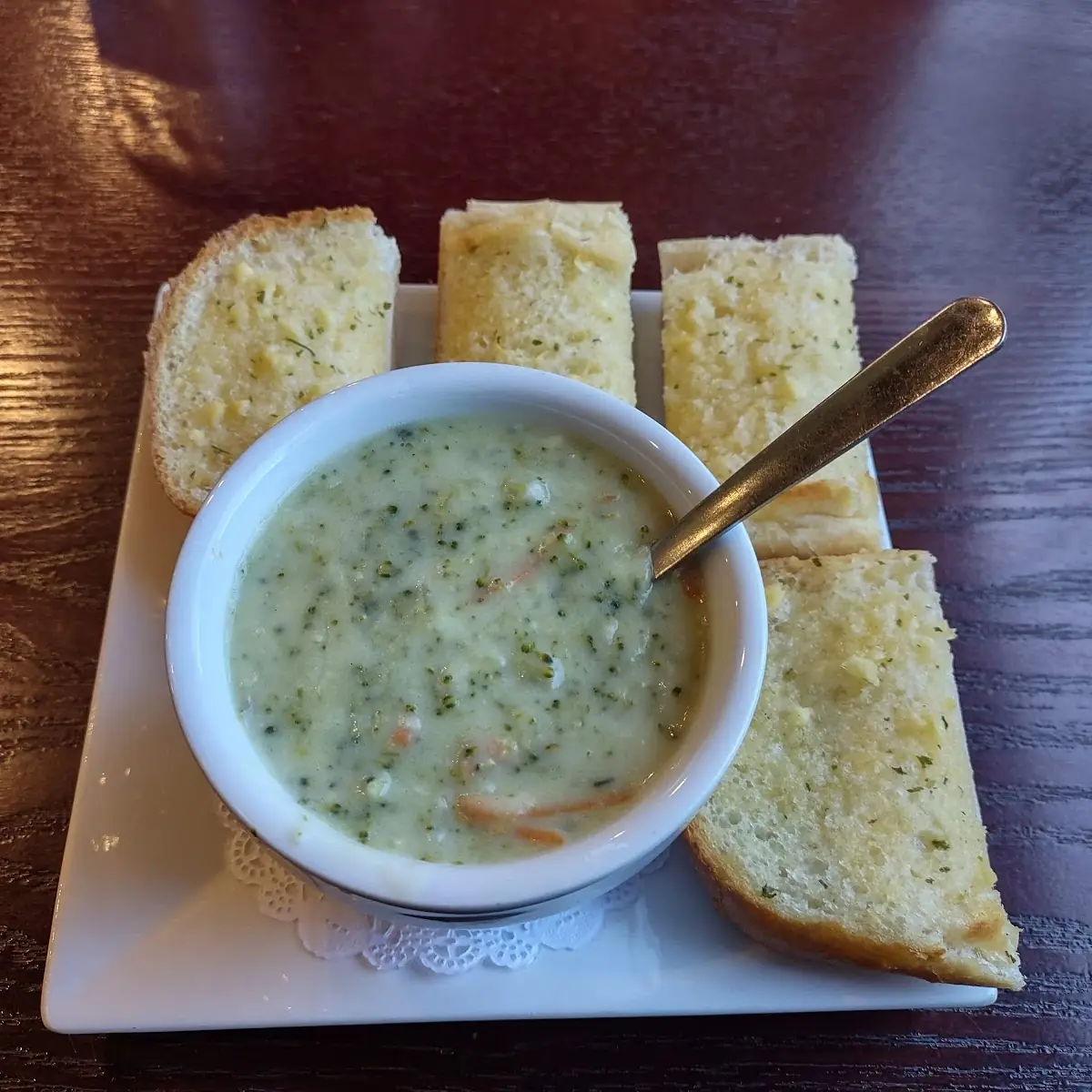 Cheddar Broccoli Soup with Garlic Bread