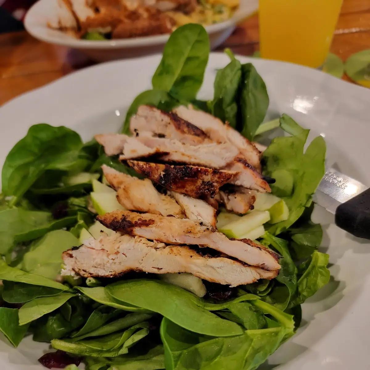 Spinach Salad with Grilled Chicken Breast