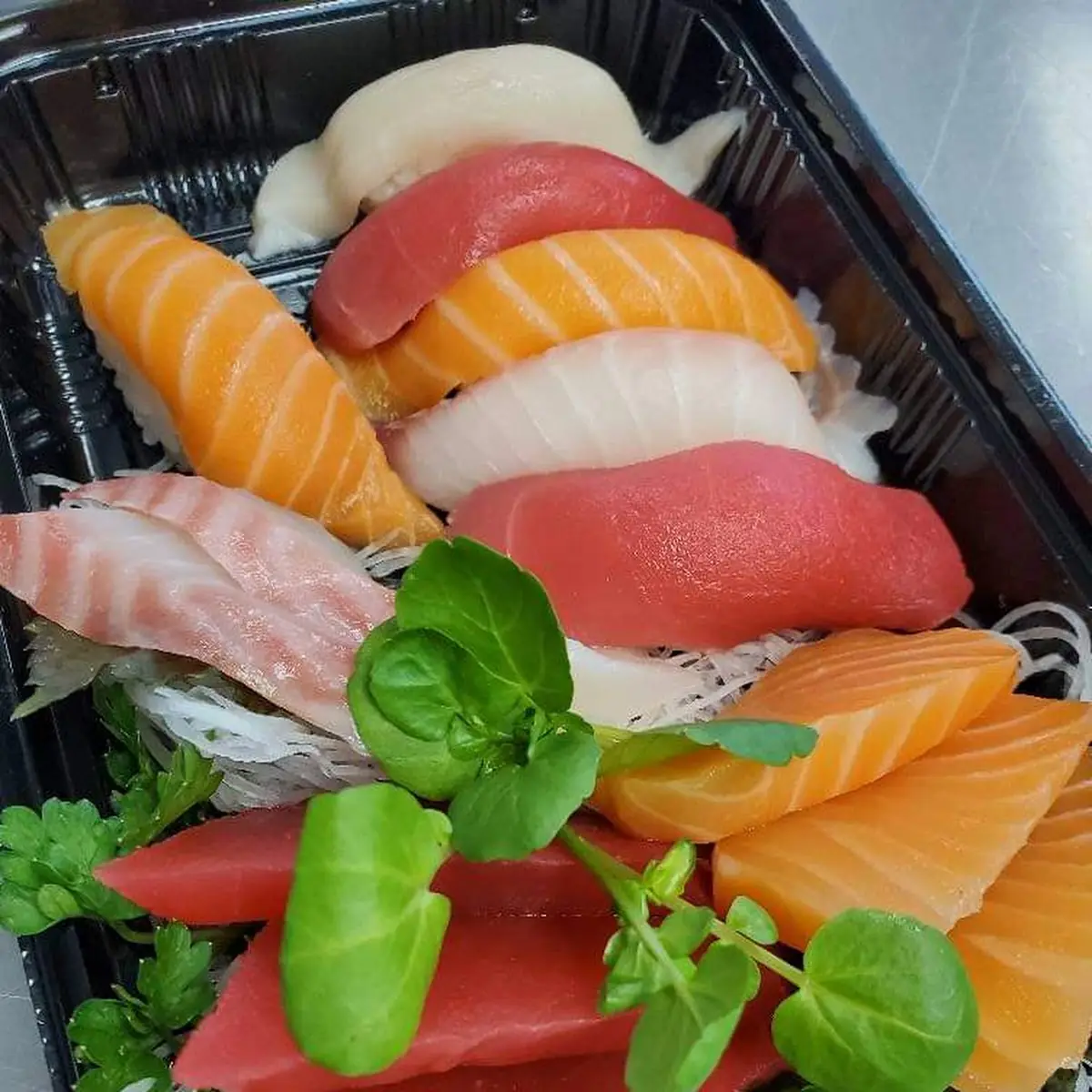Sashimi Appetizer 9 Pieces