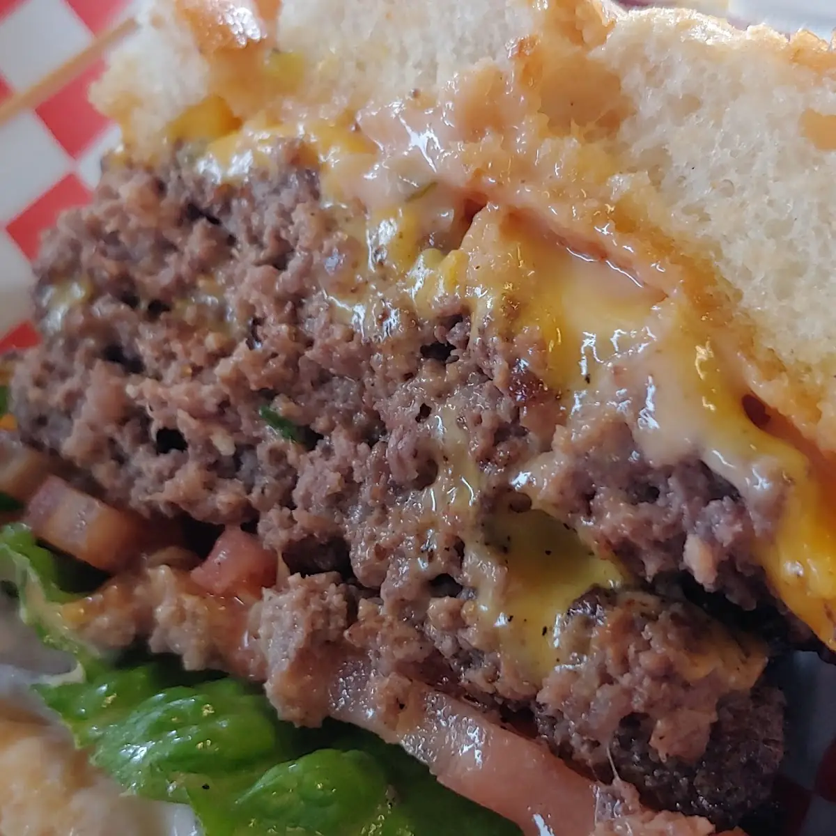 Pepper Jack Cheeseburger