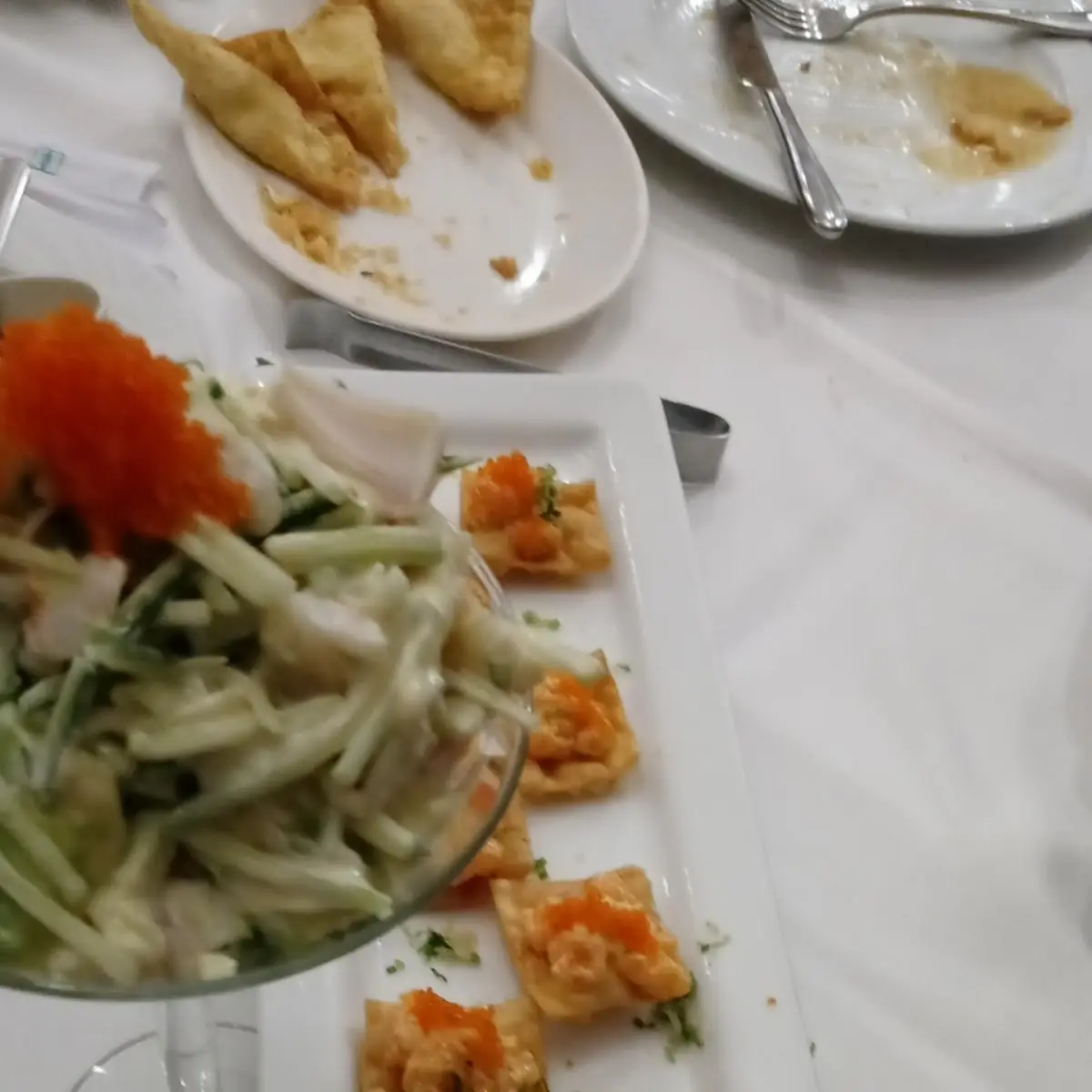 Seaweed Salad and Spicy Tuna Cracker