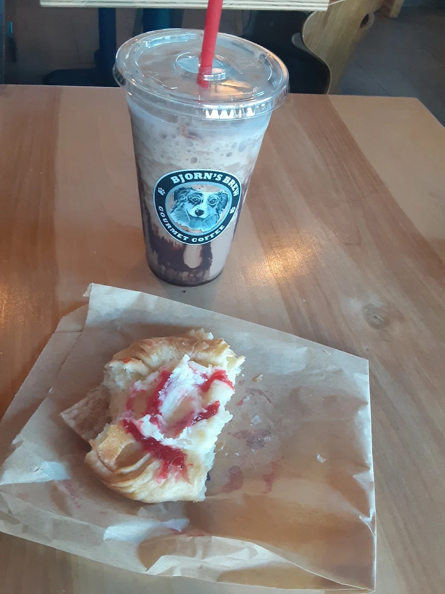 Raspberry Danish Mocha Frappe