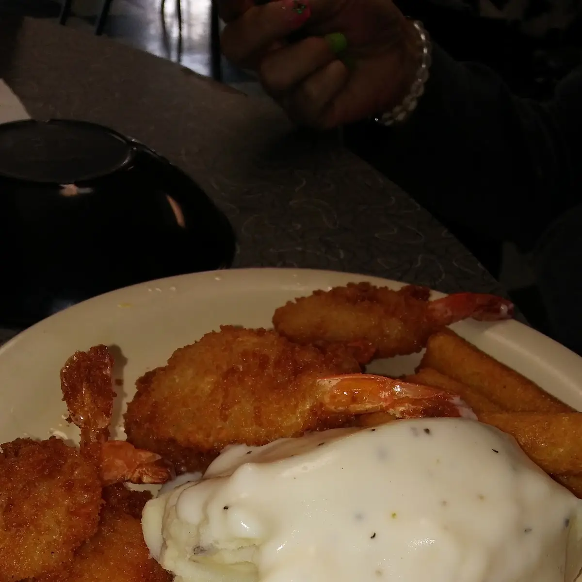 Fried Shrimp Basket with Fries
